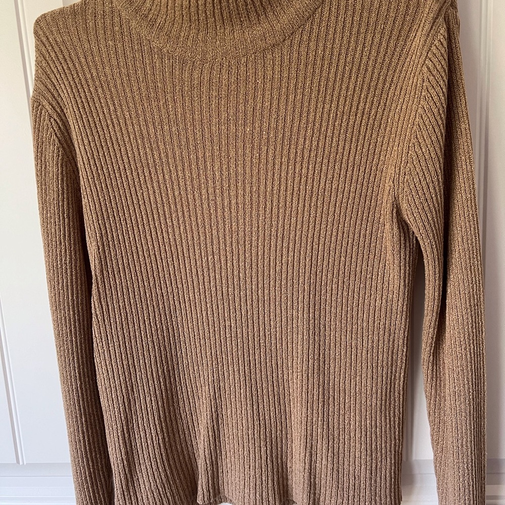 Mock turtleneck in coffe